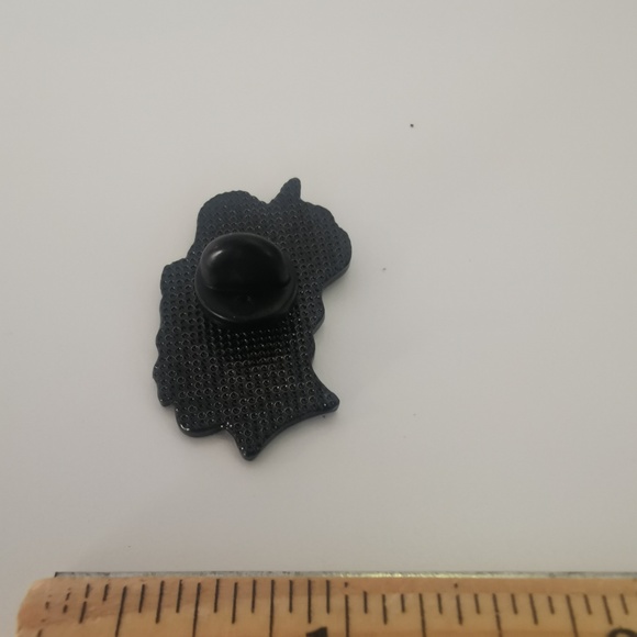 FREDDIE MERCURY QUEEN enamel pin - Picture 2 of 4